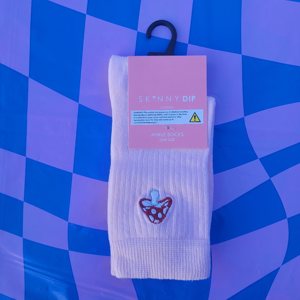 NWT Skinnydip Toadstool Mushroom Socks in Pale Pink